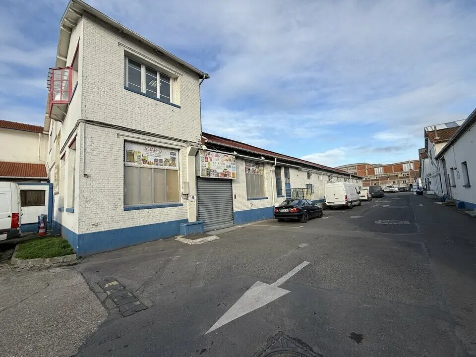 Local d’activités dans La Courneuve à louer Photo de l’immeuble– Image 1 sur 7