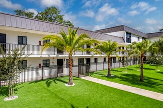 Plus de détails pour 2025 Rogers St, Clearwater, FL - Logement à vendre