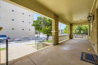 1301 Hurley Ave, Fort Worth, TX à louer Photo intérieure– Image 2 sur 20