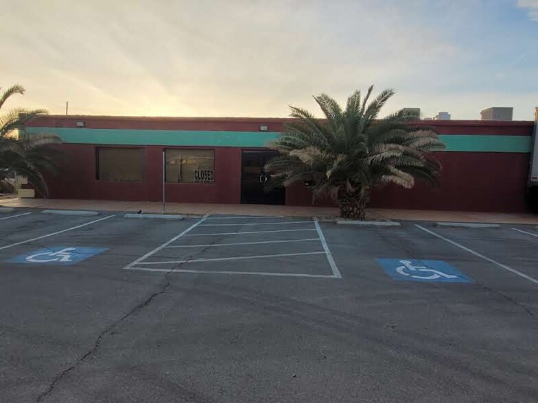 2610 N Blagg Rd, Pahrump, NV à louer - Photo de l’immeuble – Image 1 sur 3