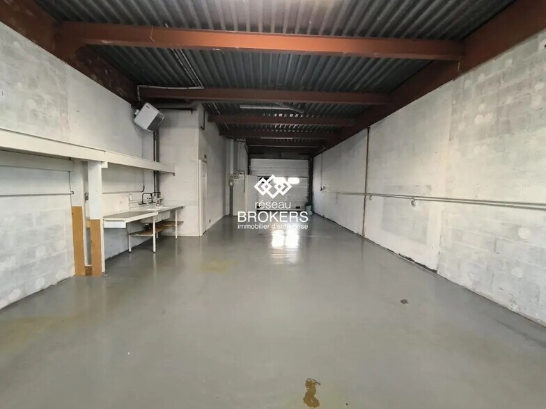 Local d’activités dans Lisses à louer - Photo de l’immeuble – Image 1 sur 5