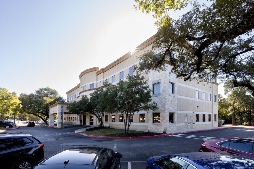 2130 NE Loop 410, San Antonio, TX à louer - Photo principale – Image 1 sur 6