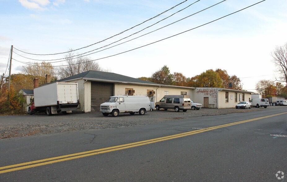 201 Atwater St, Plantsville, CT à vendre - Photo de l’immeuble – Image 3 sur 3