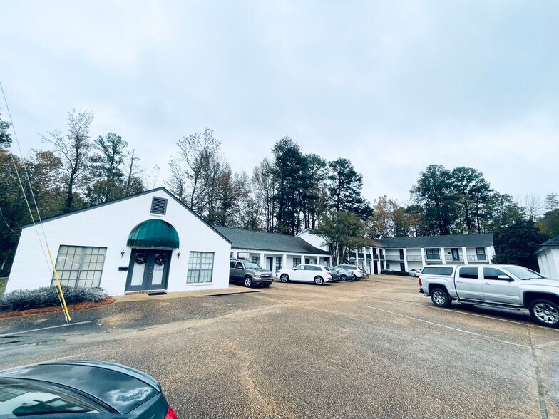 5719 Highway 25, Flowood, MS à louer - Photo de l’immeuble – Image 2 sur 9