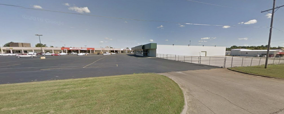 2110 Broadway Ave, Parsons, KS à louer - Photo de l’immeuble – Image 3 sur 4