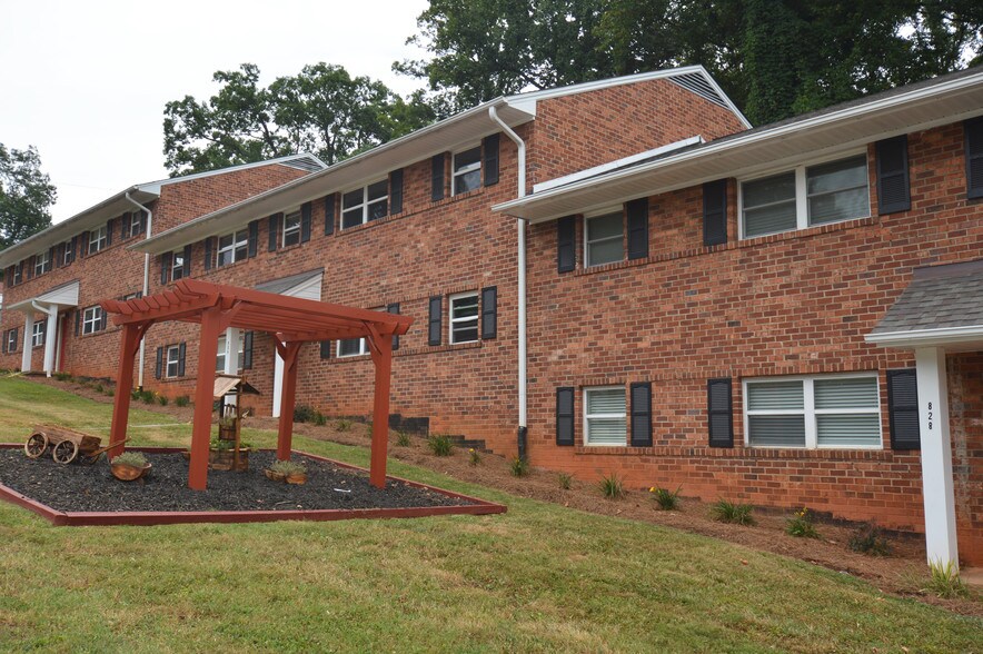 820 W 7th St, Winston-Salem, NC à vendre - Photo de l’immeuble – Image 3 sur 26