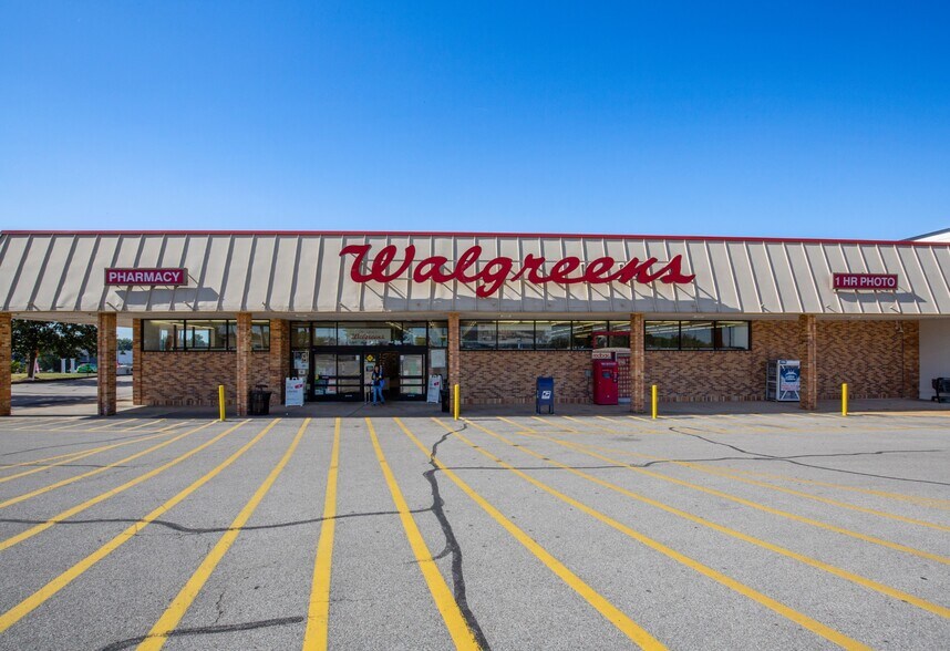 5796 S Lindbergh Blvd, Saint Louis, MO à louer - Photo de l’immeuble – Image 3 sur 5