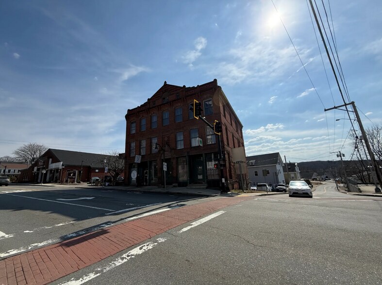 170 Main St, Spencer, MA à vendre - Photo de l’immeuble – Image 2 sur 4