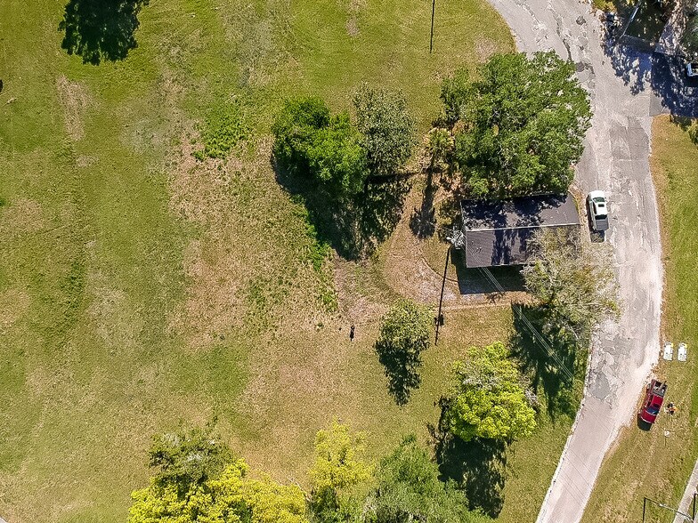 615 Old Hospital Dr, Brooksville, FL à vendre - Photo de l’immeuble – Image 2 sur 79