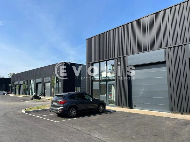 Local d’activités dans Trévoux à louer - Photo de l’immeuble – Image 1 sur 7