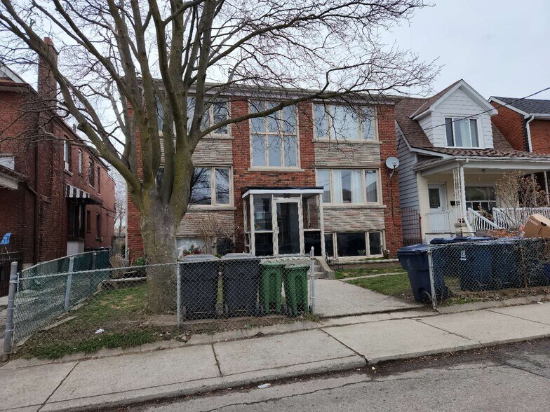 50 Amherst Av, Toronto, ON à vendre - Photo de l’immeuble – Image 2 sur 32