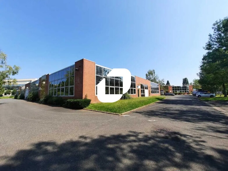 Local d’activités dans Les Ulis à louer - Photo de l’immeuble – Image 2 sur 18