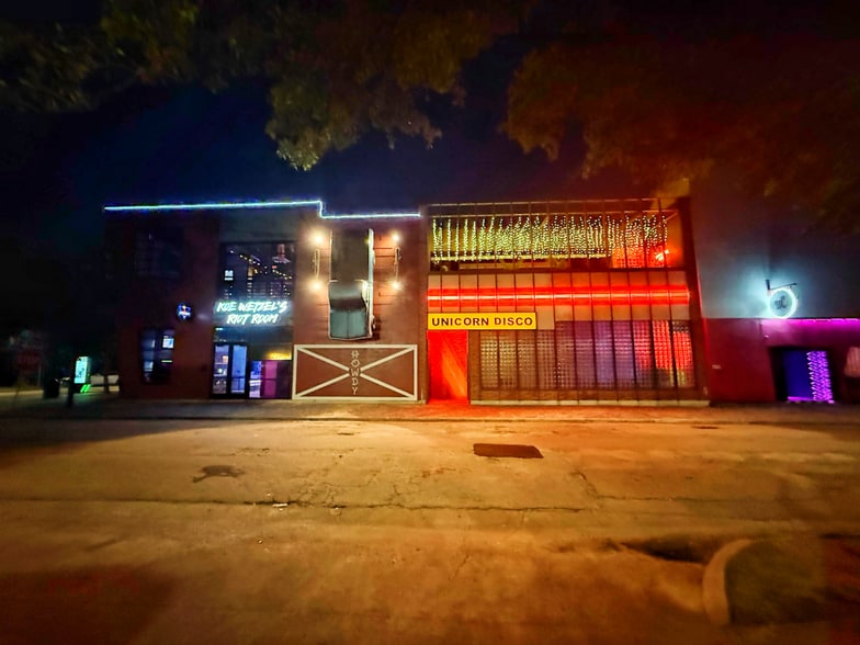 2416 Brazos St, Houston, TX à louer - Photo de l’immeuble – Image 3 sur 3