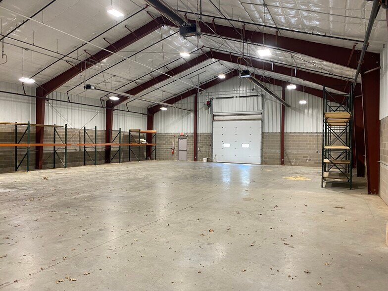 135 Fedex Way, Rochester, NY à louer - Photo principale – Image 1 sur 4