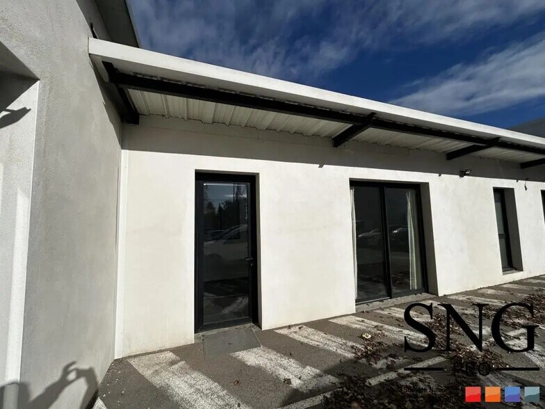 Bureau dans Éguilles à louer - Photo de l’immeuble – Image 1 sur 11