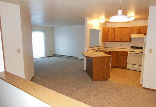 4325 9th Avenue Cir S, Fargo, ND à vendre - Photo de l’immeuble – Image 1 sur 18