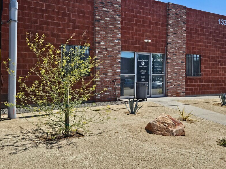 1310-1344 Industrial Ave, Escondido, CA à louer - Photo de l’immeuble – Image 3 sur 6