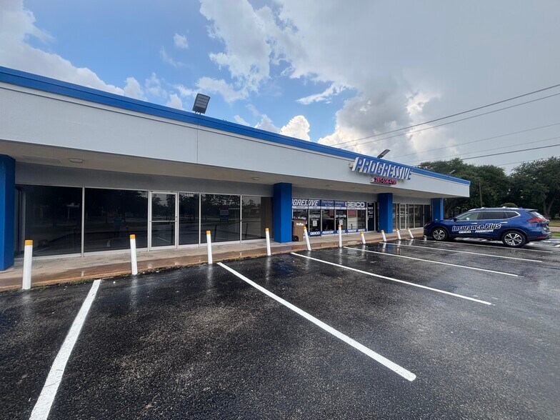 2301-2309 Main St, Dickinson, TX à louer - Photo de l’immeuble – Image 3 sur 3