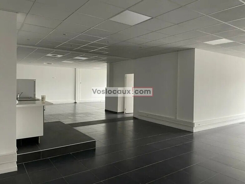 Bureau dans Antibes à louer - Photo de l’immeuble – Image 1 sur 4
