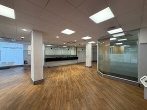 470-472 High Rd, Londres à louer Photo intérieure– Image 2 sur 2