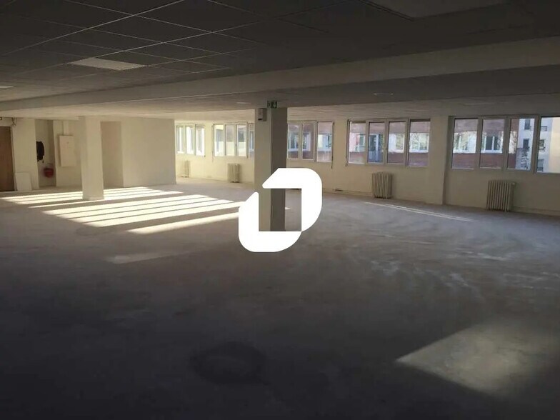 Bureau dans Saint-Denis à louer - Photo intérieure – Image 2 sur 6