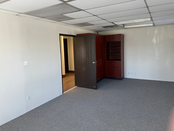 5944 Sycamore Ct, Chino, CA à louer - Photo intérieure – Image 2 sur 5