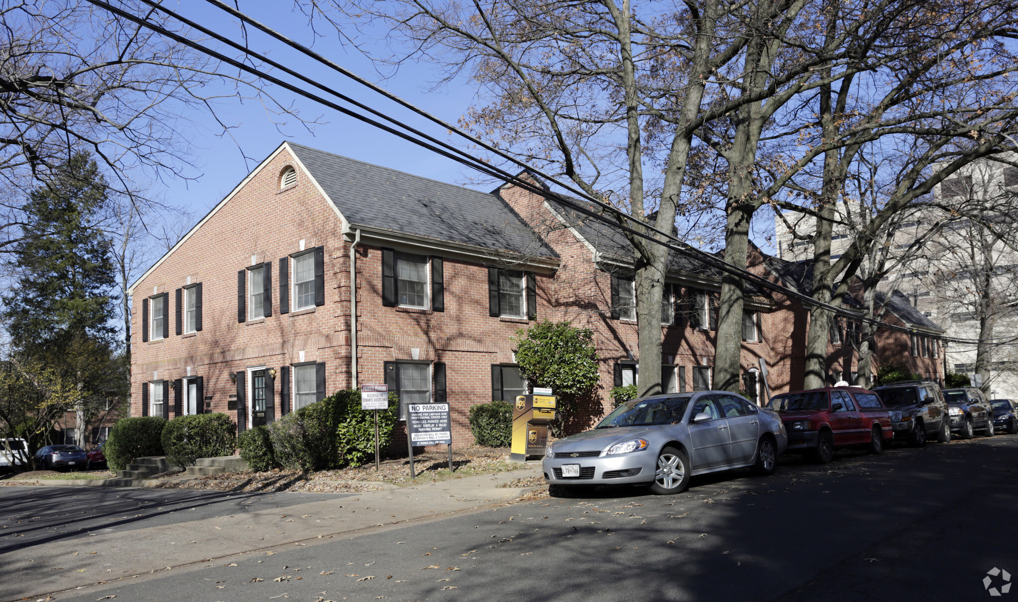4114-4126 Leonard Dr, Fairfax, VA à louer Photo principale– Image 1 sur 25