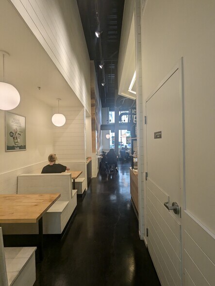 500 Throckmorton St, Fort Worth, TX à louer - Photo de l’immeuble – Image 2 sur 8