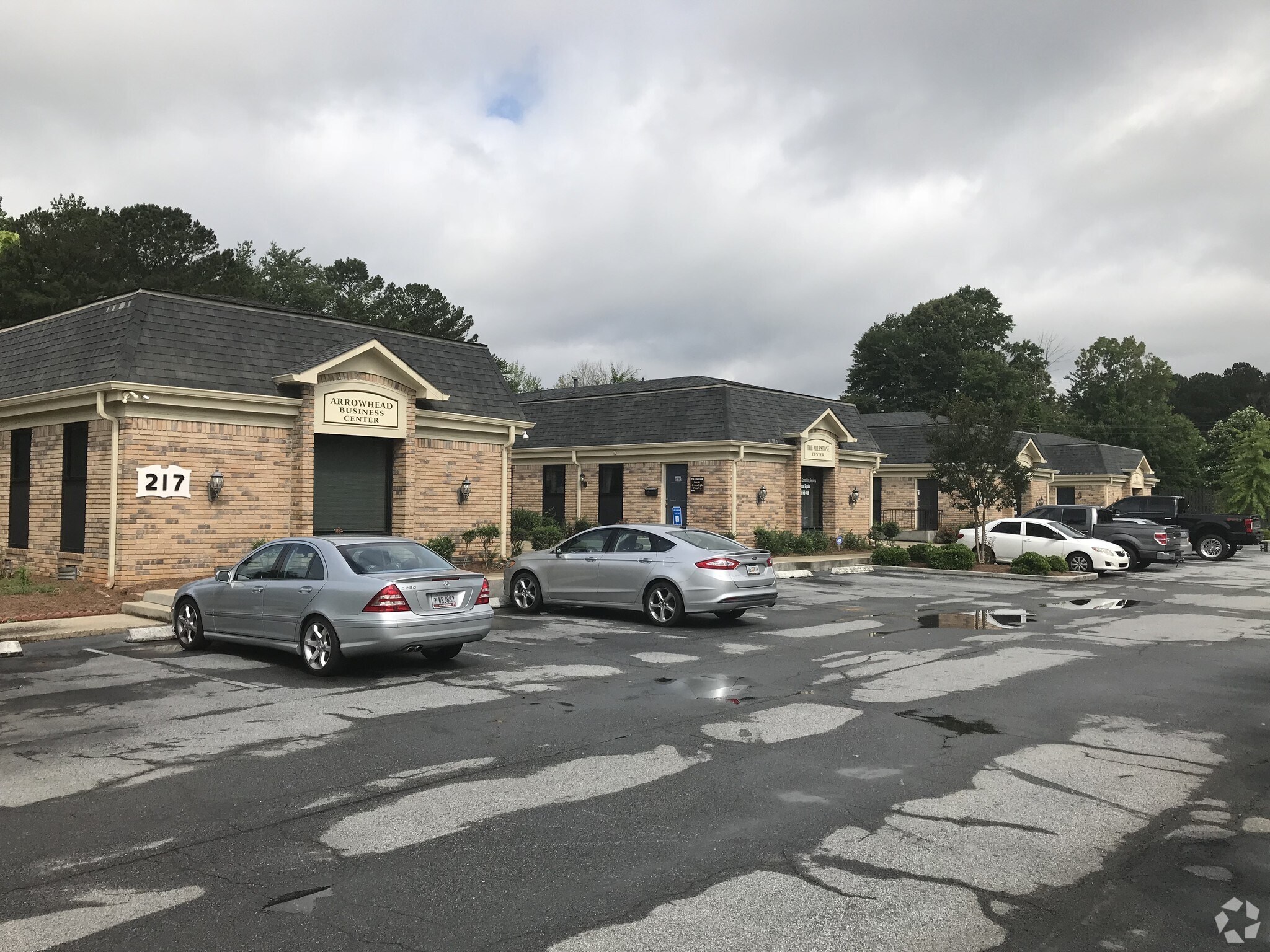 217 Arrowhead Blvd, Jonesboro, GA à louer Photo principale– Image 1 sur 8