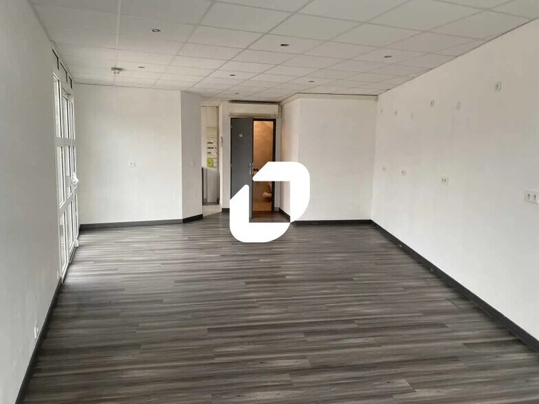 Local d’activités dans Talence à louer - Photo de l’immeuble – Image 1 sur 3