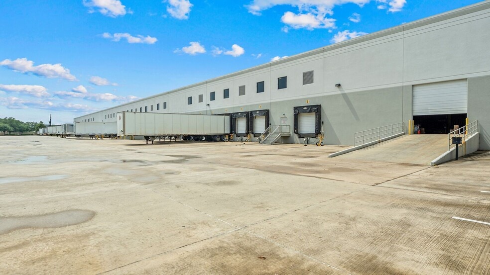 302 West Rd, Houston, TX à louer - Photo de l’immeuble – Image 3 sur 10