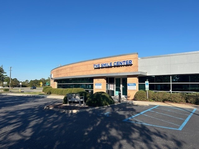 200 Grayson Rd, Virginia Beach, VA à louer Photo principale– Image 1 sur 4