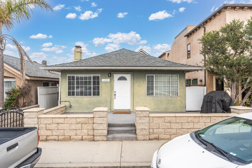 126 E Balboa Blvd, Newport Beach, CA à vendre - Photo de l’immeuble – Image 3 sur 61