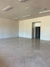 5533-5549 Philadelphia St, Chino, CA à louer Photo de l’immeuble– Image 2 sur 3
