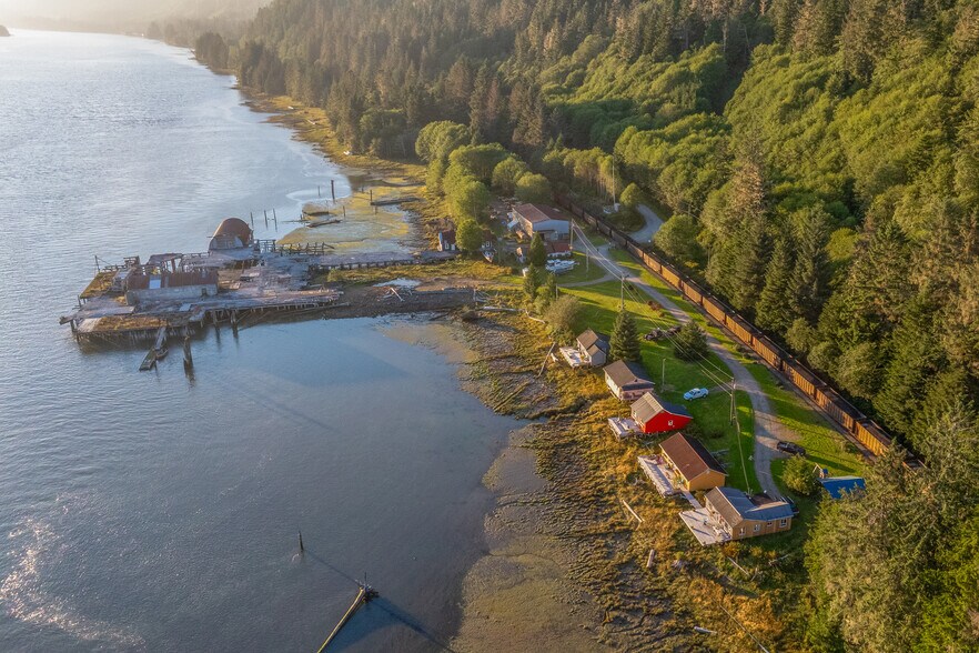 3900 Skeena Dr, Port Edward, BC à vendre - Photo de l’immeuble – Image 3 sur 41