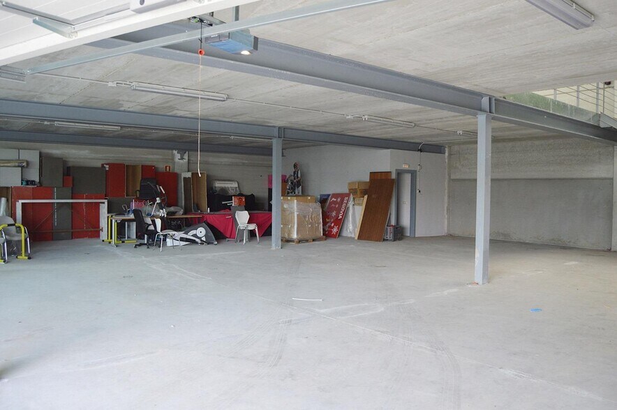 Industriel/Logistique dans Segovia, Segovia à vendre - Photo de l’immeuble – Image 3 sur 6