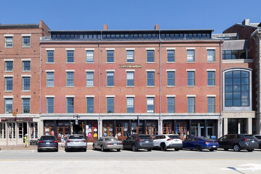217-221 Commercial St, Portland, ME à louer - Photo de l’immeuble – Image 2 sur 2