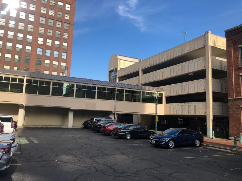 200 Market Ave N, Canton, OH à louer - Photo de l’immeuble – Image 2 sur 7