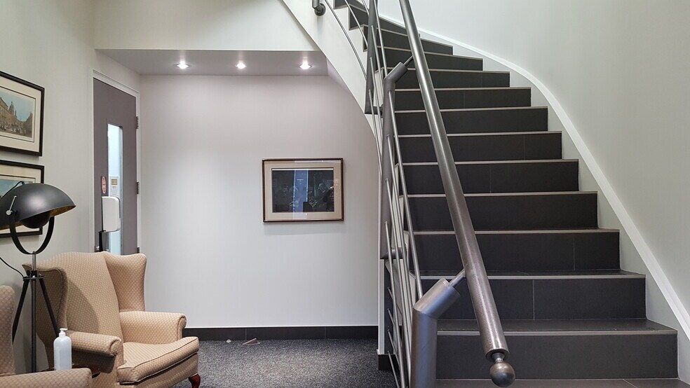 30 Wertheim Ct, Richmond Hill, ON à louer - Photo intérieure – Image 3 sur 36