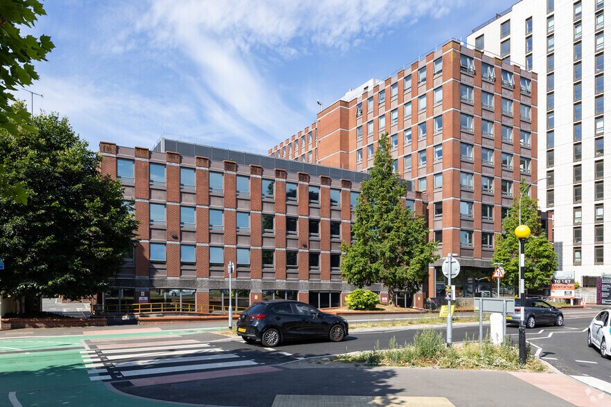 125-135 Preston Rd, Brighton à louer - Photo de l’immeuble – Image 1 sur 3