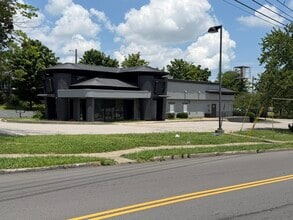204 Largo Dr, Nashville, TN à vendre Photo intérieure– Image 2 sur 4