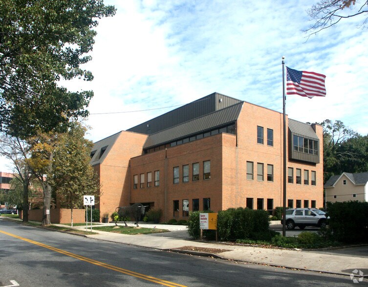 165 Mason St, Greenwich, CT à louer - Photo de l’immeuble – Image 1 sur 1