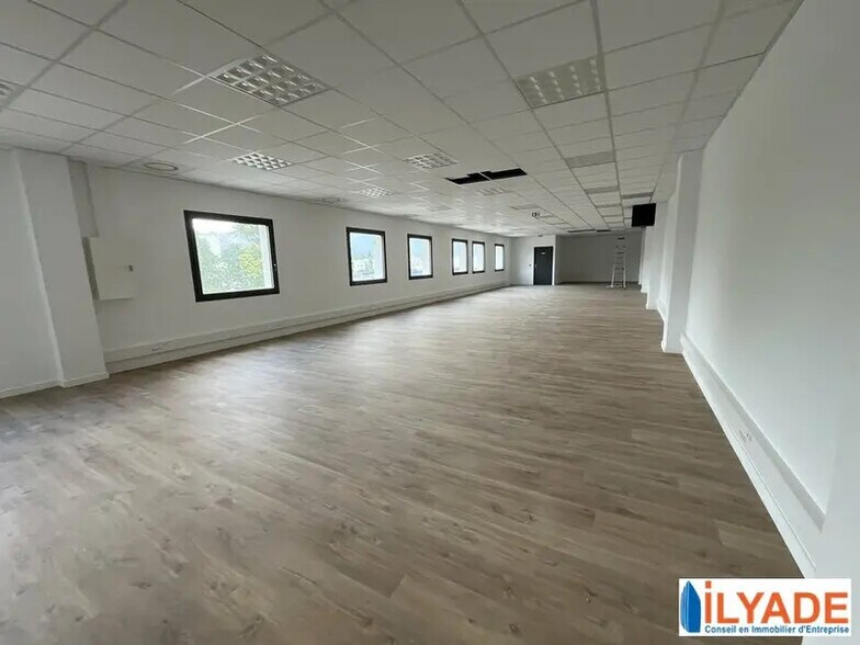 Bureau dans Aubagne à louer - Photo intérieure – Image 3 sur 4