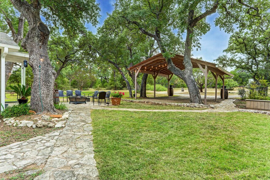 13555 Nutty Brown Rd, Austin, TX à vendre - Photo de l’immeuble – Image 3 sur 17