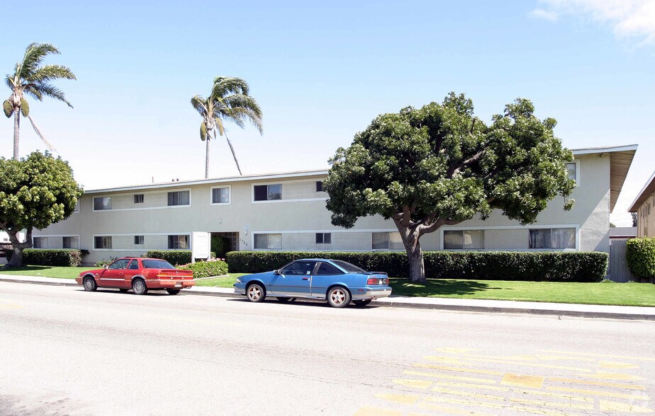 1700 Gisler Ave, Oxnard, CA à vendre - Photo de l’immeuble – Image 2 sur 8