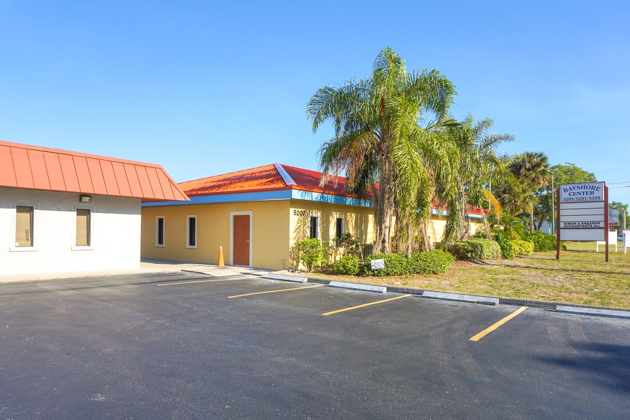 5207-5209 26th St W, Bradenton, FL à louer Photo principale– Image 1 sur 3