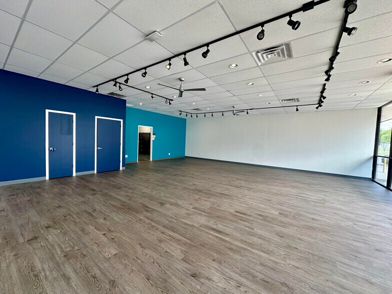 14221-14239 Inwood Rd, Dallas, TX à louer - Photo de l’immeuble – Image 3 sur 6