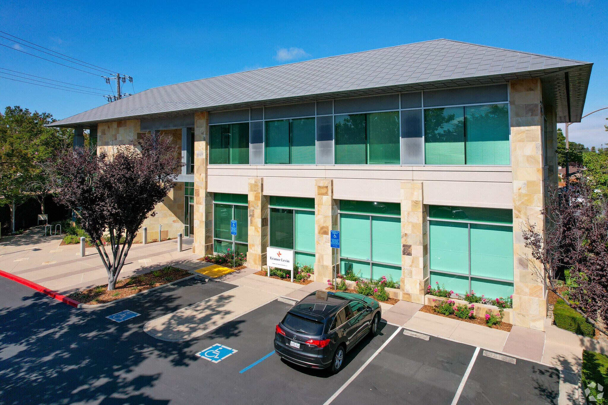 990 Marsh Rd, Menlo Park, CA à louer Photo principale– Image 1 sur 9