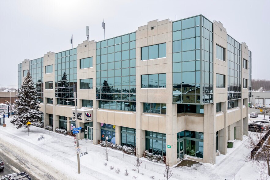 4650-4660 Boul Des Laurentides, Laval, QC à louer - Photo de l’immeuble – Image 2 sur 4