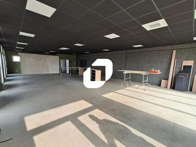 Local commercial dans Cappelle-en-Pévèle à louer - Photo de l’immeuble – Image 3 sur 6